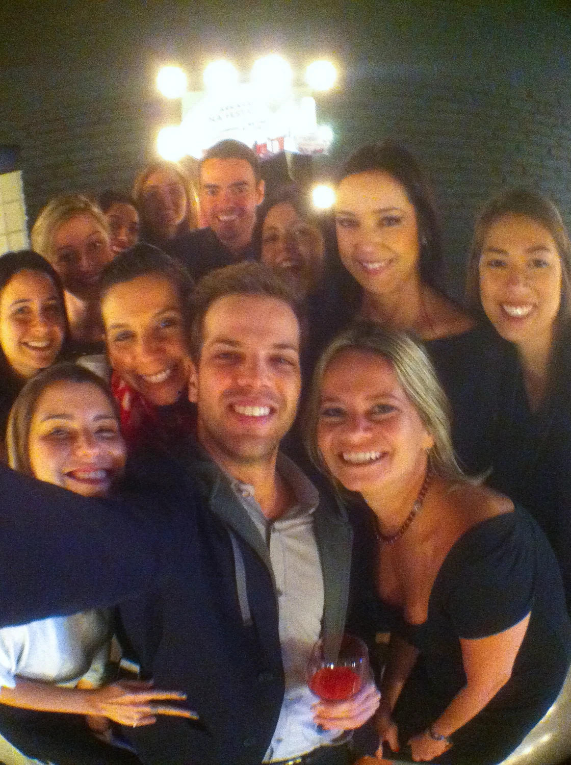 Equipe reunida em evento Sephora
