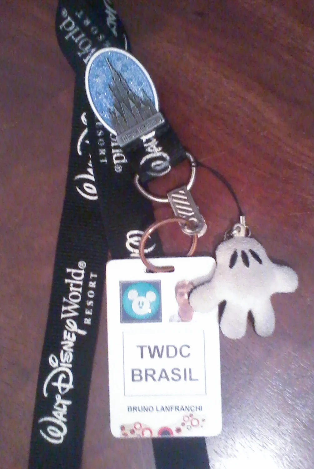 Crachá e brindes da Rádio Disney