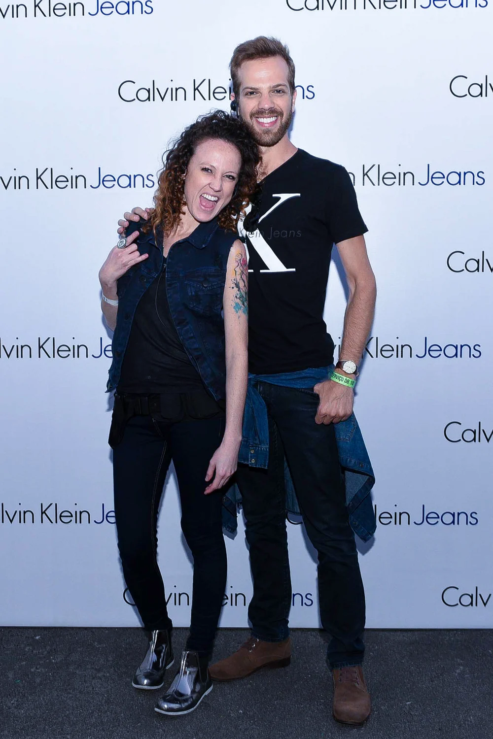 Retrato de dupla em painel Calvin Klein
