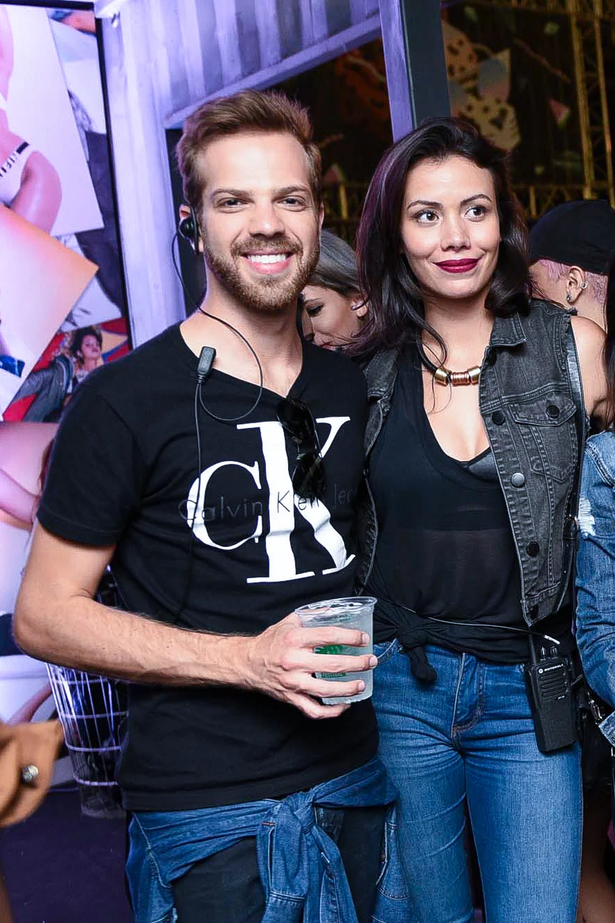 Retrato de dupla em evento Calvin Klein